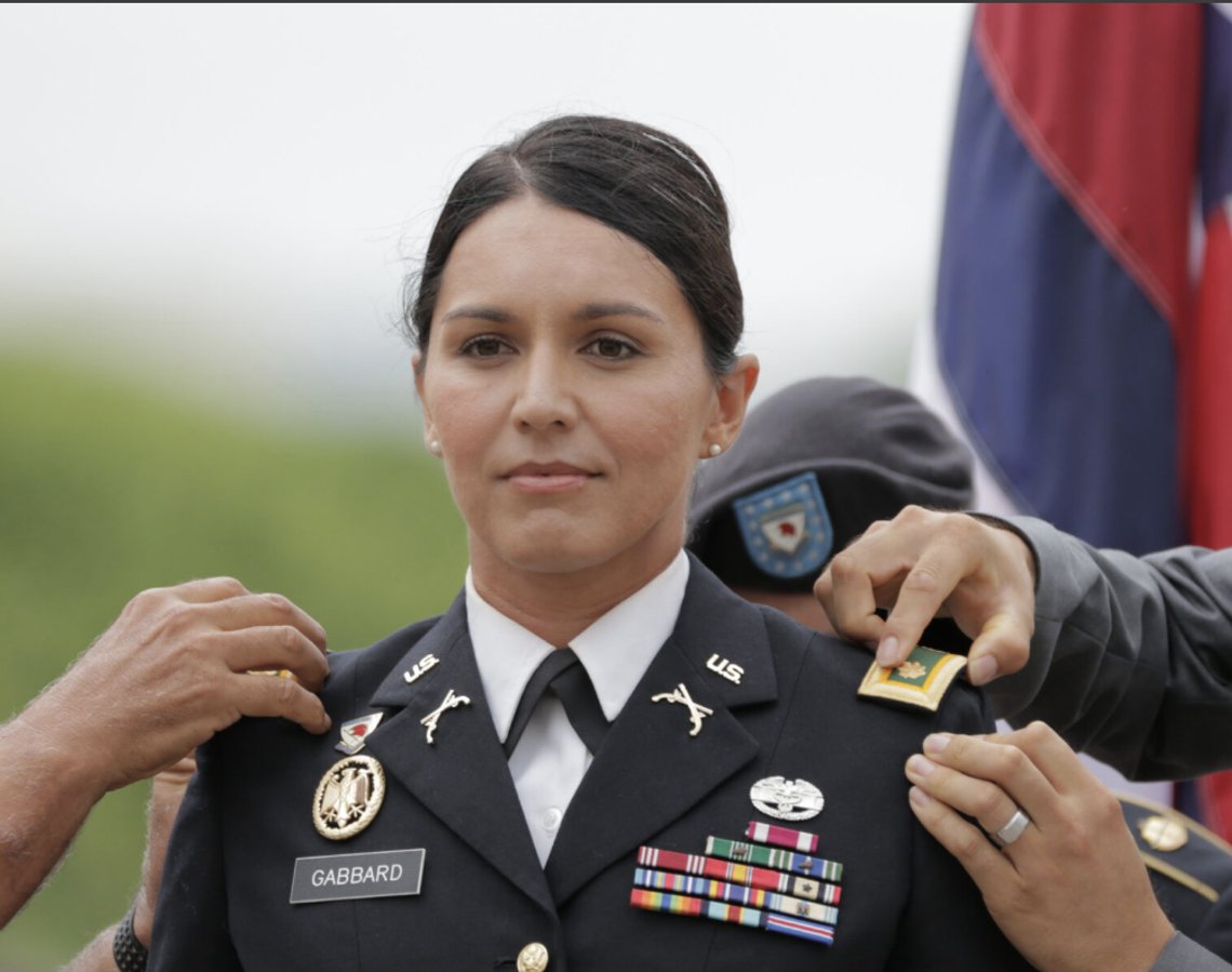 Tulsi Gabbard ble utnevnt til major den 12. oktober 2015. Nå velger hun å støtte Trump mot sitt gamle parti. Foto: Wikipedia Tulsi Gabbard ble utnevnt til major den 12. oktober 2015. Nå velger hun å støtte Trump mot sitt gamle parti. Foto: Wikipedia
