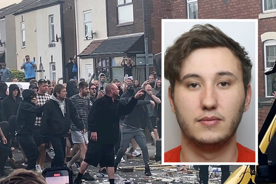 LANG DOM: 26 år gamle Tyler James Kay er en av mange briter som nå blir straffedømt for ytringer i sosiale medier. Foto: Northamptonshire Police LANG DOM: 26 år gamle Tyler James Kay er en av mange briter som nå blir straffedømt for ytringer i sosiale medier. Foto: Northamptonshire Police