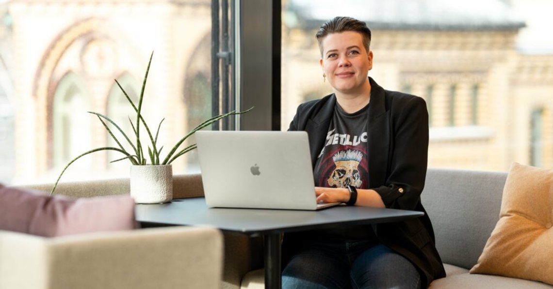 Katinka Sletten jobber blant annet for Synlighet, et markedsføringsbyrå med 70 spesialister i Norge og Sverige, Foto: Synlighet Katinka Sletten jobber blant annet for Synlighet, et markedsføringsbyrå med 70 spesialister i Norge og Sverige, Foto: Synlighet