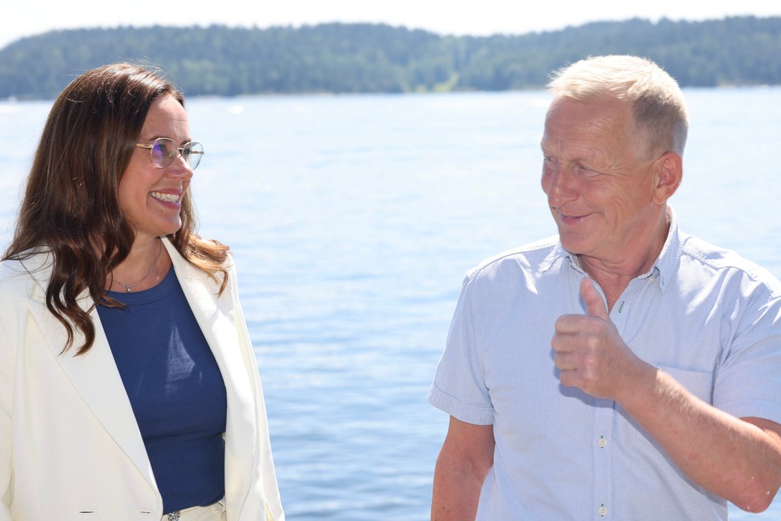 Høvik 20240626.
Fiskeri- og havminister Marianne Sivertsen Næss (Ap) og leder i Norges Fiskarlag, Kåre Heggebø, etter presentasjonen av regjeringens næringsplan for norske havområder.
Foto: Geir Olsen / NTB Høvik 20240626.
Fiskeri- og havminister Marianne Sivertsen Næss (Ap) og leder i Norges Fiskarlag, Kåre Heggebø, etter presentasjonen av regjeringens næringsplan for norske havområder.
Foto: Geir Olsen / NTB