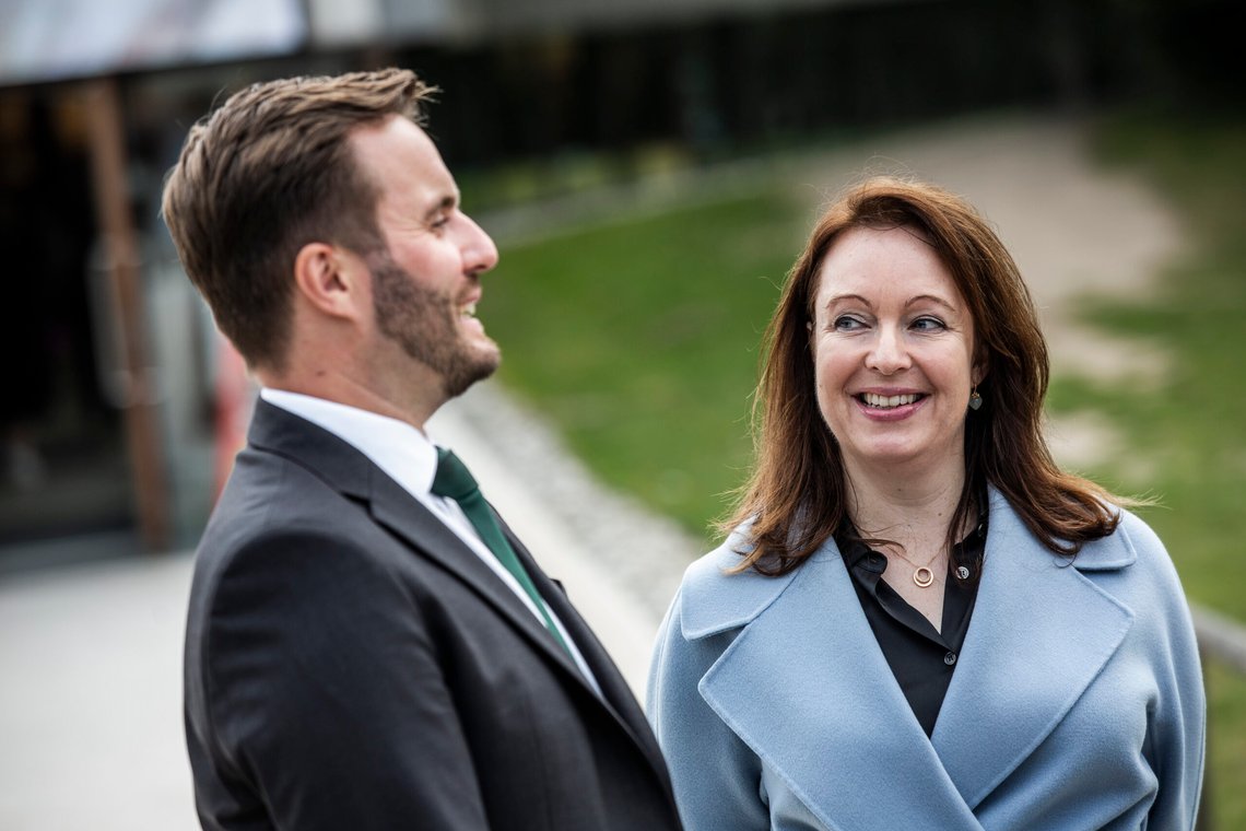 Erhvervsminister Simon Kollerup og CEO af Vattenfall Anna Borg. Kronprins Frederik og erhvervsminister Simon Kollerup indvier havmølleparken Kriegers Flak fra Geocenter Møns Klint mandag den 6. september 2021. (Foto: Olafur Steinar Gestsson/Ritzau Scanpix) Erhvervsminister Simon Kollerup og CEO af Vattenfall Anna Borg. Kronprins Frederik og erhvervsminister Simon Kollerup indvier havmølleparken Kriegers Flak fra Geocenter Møns Klint mandag den 6. september 2021. (Foto: Olafur Steinar Gestsson/Ritzau Scanpix)