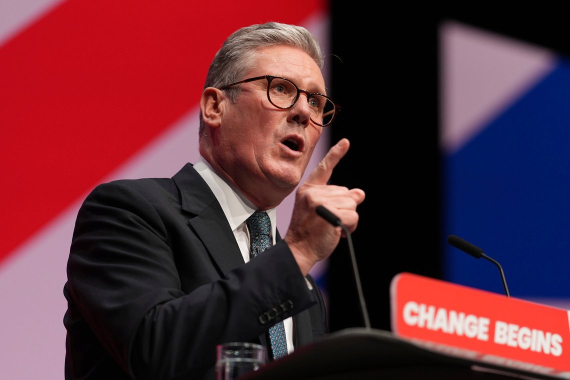 Keir Starmer holder tal på Labour-konferansen i Liverpool. Foto: AP /Jon Super/ NTB Keir Starmer holder tal på Labour-konferansen i Liverpool. Foto: AP /Jon Super/ NTB