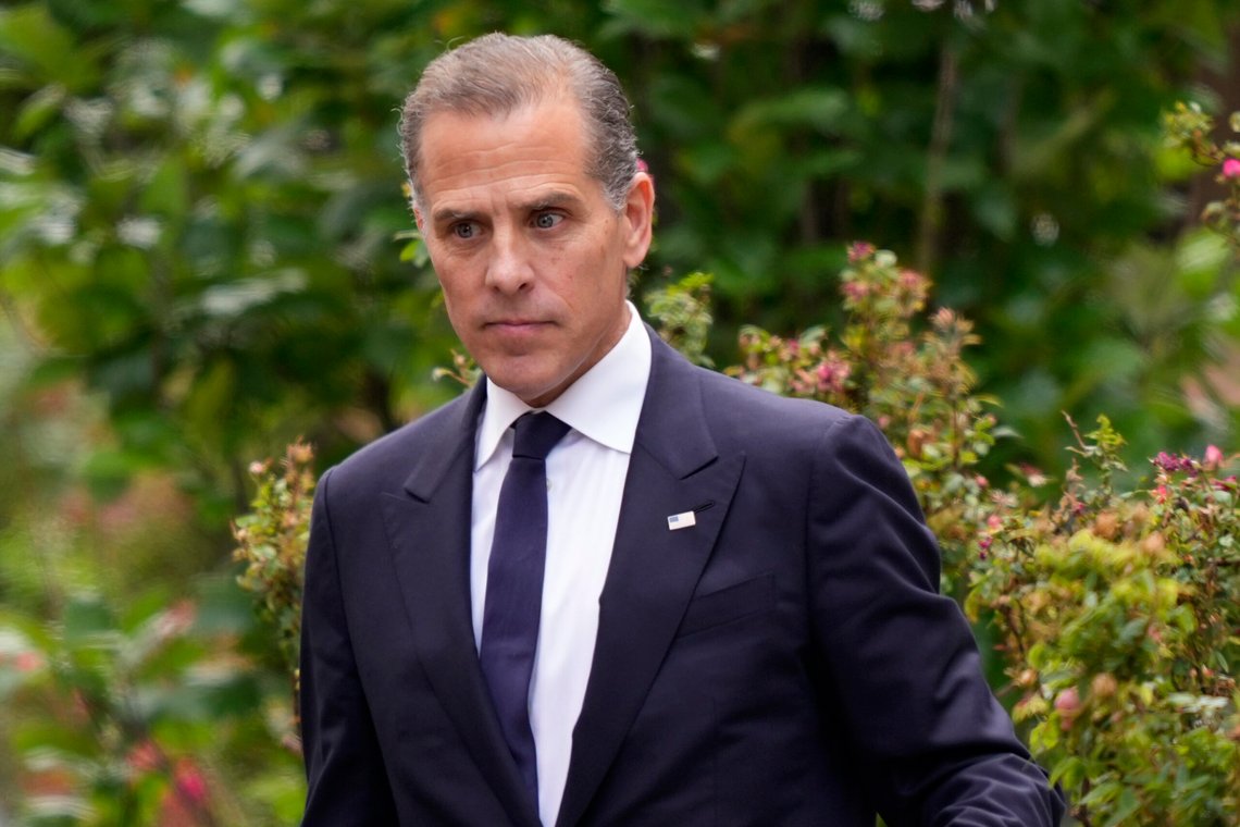 Joe Bidens sønn Hunter er tiltalt for å ha unnlatt å betale 1,4 millioner dollar i skatt, samtidig som han brukte store summer på blant annet narkotika, sexkjøp og luksusforbruk. Arkivfoto: Matt Slocum / AP / NTB Joe Bidens sønn Hunter er tiltalt for å ha unnlatt å betale 1,4 millioner dollar i skatt, samtidig som han brukte store summer på blant annet narkotika, sexkjøp og luksusforbruk. Arkivfoto: Matt Slocum / AP / NTB