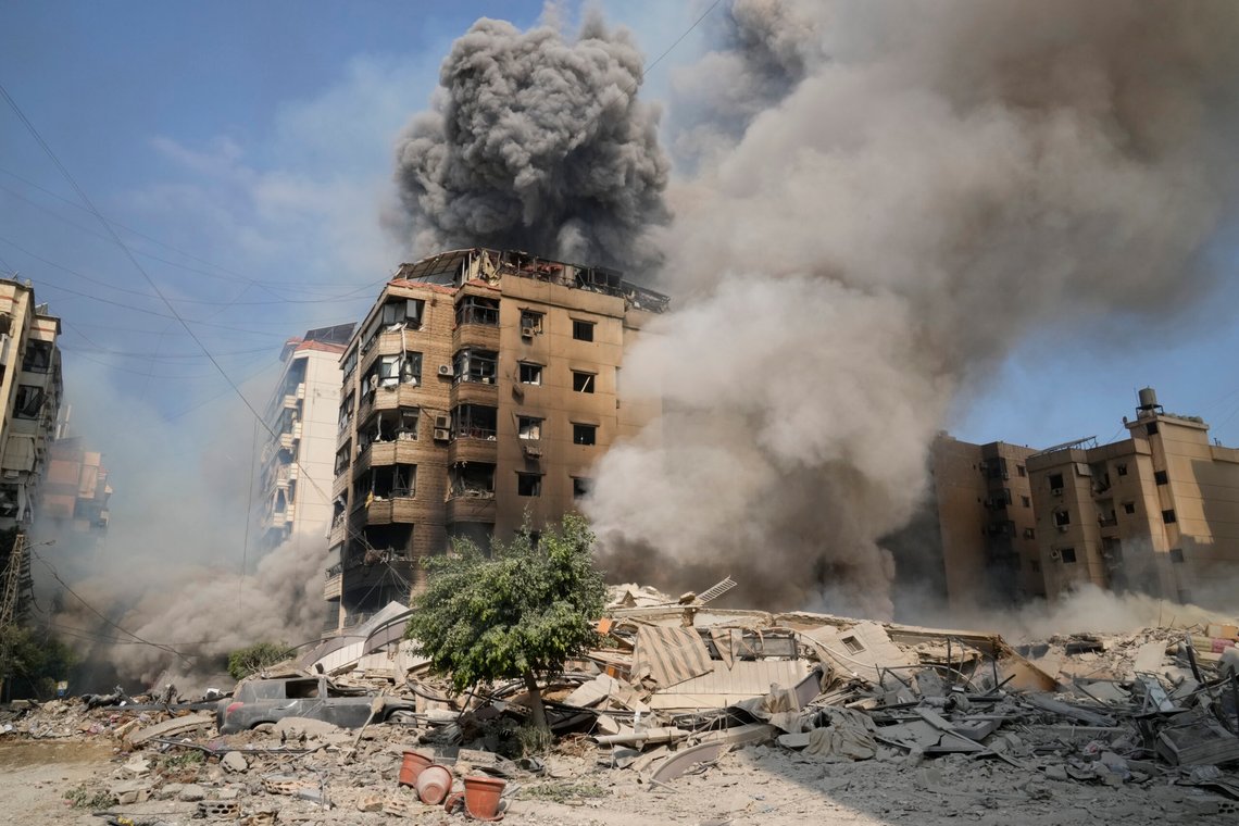 Smoke rises from Israeli airstrikes in Beirut's southern suburbs, Saturday, Sept. 28, 2024. (AP Photo/Hussein Malla) Smoke rises from Israeli airstrikes in Beirut's southern suburbs, Saturday, Sept. 28, 2024. (AP Photo/Hussein Malla)