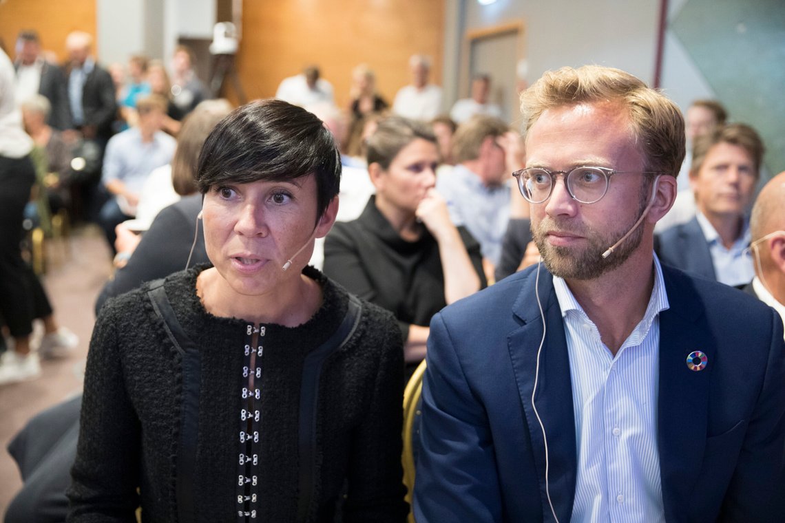 Høyre-politikerne Ine Eriksen Søreide og Nikolai Astrup vil at Norge skal ta initiativ til et nytt fond som skal brukes når krigen i Ukraina er over. Foto: Terje Pedersen / NTB Høyre-politikerne Ine Eriksen Søreide og Nikolai Astrup vil at Norge skal ta initiativ til et nytt fond som skal brukes når krigen i Ukraina er over. Foto: Terje Pedersen / NTB