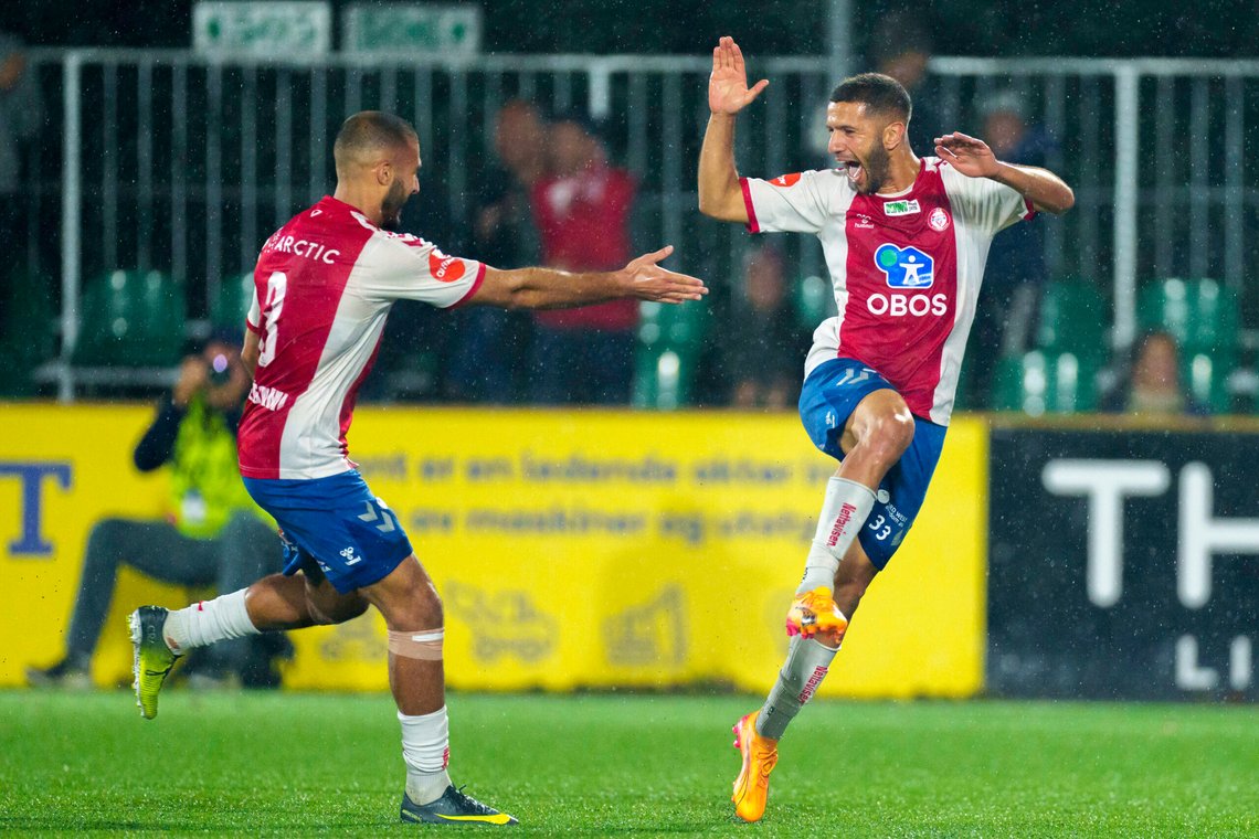 Amin Nouri (t.h) jubler sammen med Ayoub Aleesami etter 1-0-scoringen under eliteseriekampen mellom KFUM oslo og Molde på KFUM-Arena på Ekerbergsletta.
Foto: Cornelius Poppe / NTB Amin Nouri (t.h) jubler sammen med Ayoub Aleesami etter 1-0-scoringen under eliteseriekampen mellom KFUM oslo og Molde på KFUM-Arena på Ekerbergsletta.
Foto: Cornelius Poppe / NTB
