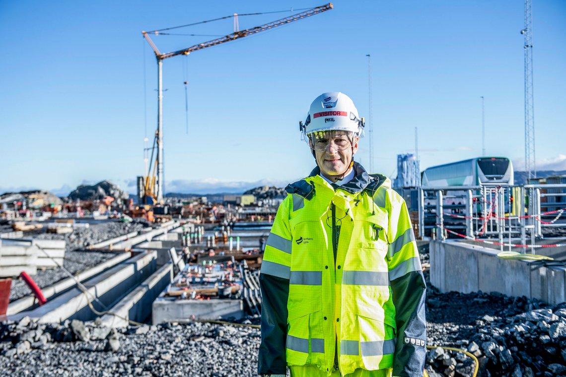 Øygarden 20221018.
Statsminister Jonas Gahr Støre (Ap) deltar på den offisielle åpningen av besøkssenteret til Northern Lights i Øygarden.
Foto: Marit Hommedal / NTB Øygarden 20221018.
Statsminister Jonas Gahr Støre (Ap) deltar på den offisielle åpningen av besøkssenteret til Northern Lights i Øygarden.
Foto: Marit Hommedal / NTB