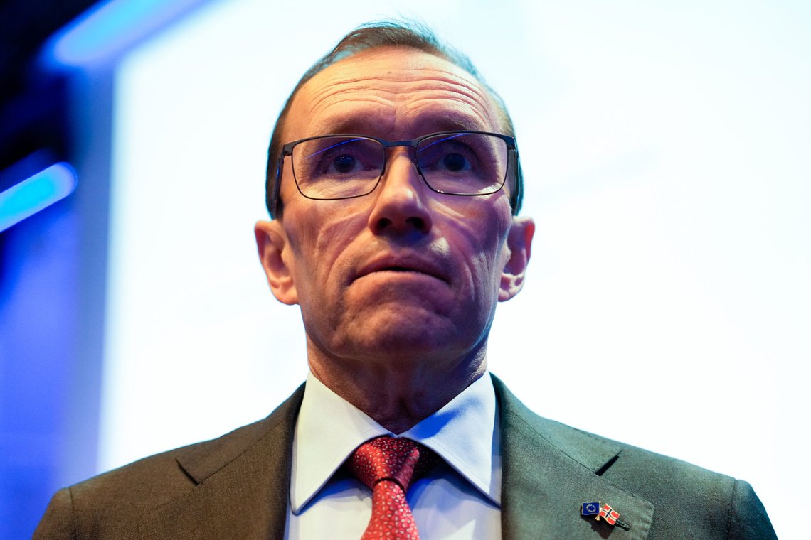 Utenriksminister Espen Barth Eide (Ap) avviser påstandene om at han ikke fikk uttale seg om klimapolitikk våren 2021, da han var partiets energi- og miljøpolitiske talsperson. Påstandene er lagt fram i den omstridte boken «Partiet». Foto: Beate Oma Dahle / NTB Utenriksminister Espen Barth Eide (Ap) avviser påstandene om at han ikke fikk uttale seg om klimapolitikk våren 2021, da han var partiets energi- og miljøpolitiske talsperson. Påstandene er lagt fram i den omstridte boken «Partiet». Foto: Beate Oma Dahle / NTB