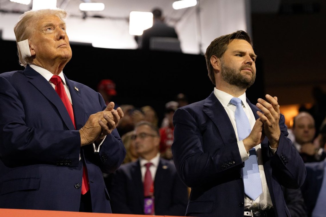 Milwaukee, USA, 15. juli 2024, tidligere president Donald Trump på Republikanernes landsmøte i Milwaukee, Wisconsin. Foto: Shutterstock av Maxim Elramsisy. Milwaukee, USA, 15. juli 2024, tidligere president Donald Trump på Republikanernes landsmøte i Milwaukee, Wisconsin. Foto: Shutterstock av Maxim Elramsisy.