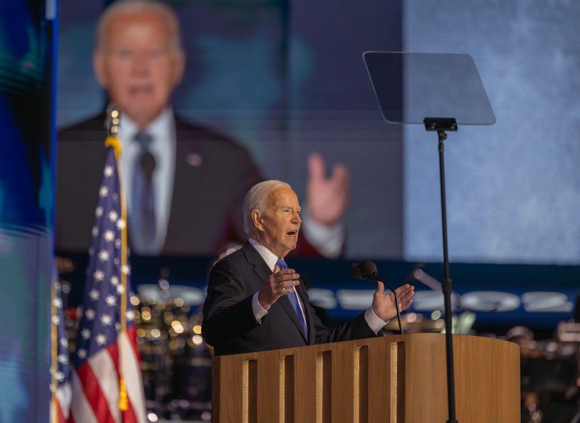 CHICAGO, Illinois - 19. august 2024: President Joe Biden taler til Demokratenes landsmøte 2024 i United Center i Chicago. CHICAGO, Illinois - 19. august 2024: President Joe Biden taler til Demokratenes landsmøte 2024 i United Center i Chicago.