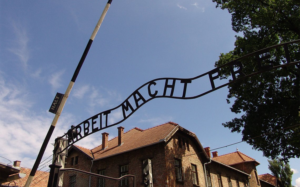 Hovedinngangen til likvideringsleiren Auschwitz. Foto: Grippenn, CC BY-SA 2.5 Hovedinngangen til likvideringsleiren Auschwitz. Foto: Grippenn, CC BY-SA 2.5