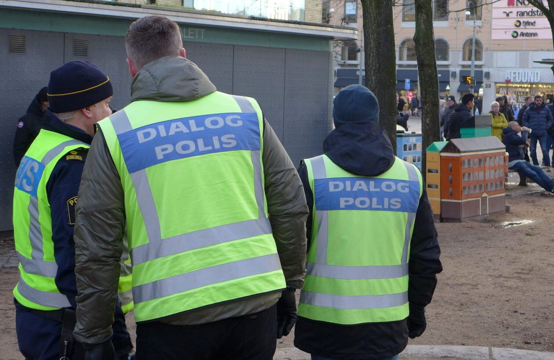 Svensk politi har ingen lett jobb. Arkivbilde. Svensk politi har ingen lett jobb. Arkivbilde.