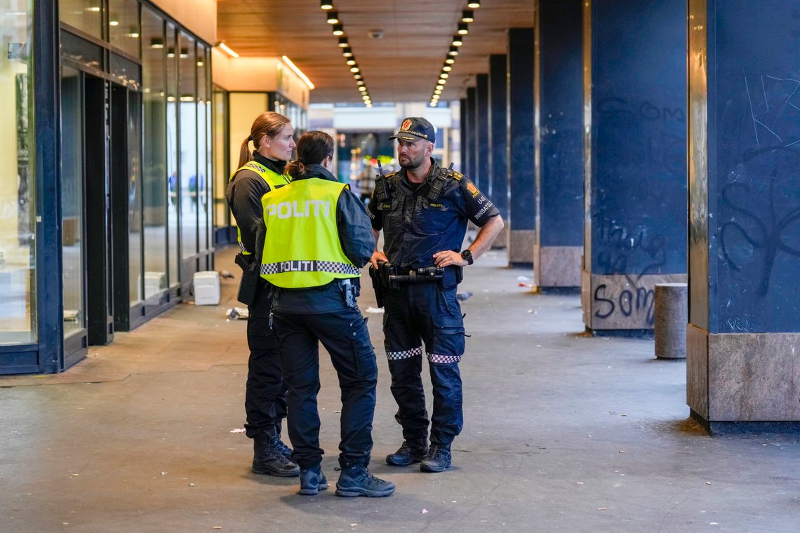 GJENNOMGANG: En granskning av alle tiltaler i Oslo tingrett fra 1. august til 15. oktober, viser at 27 av 35 tiltalte har utenlandsk opprinnelse. Her fra drapet i Storgata.
Foto: Fredrik Varfjell / NTB GJENNOMGANG: En granskning av alle tiltaler i Oslo tingrett fra 1. august til 15. oktober, viser at 27 av 35 tiltalte har utenlandsk opprinnelse. Her fra drapet i Storgata.
Foto: Fredrik Varfjell / NTB