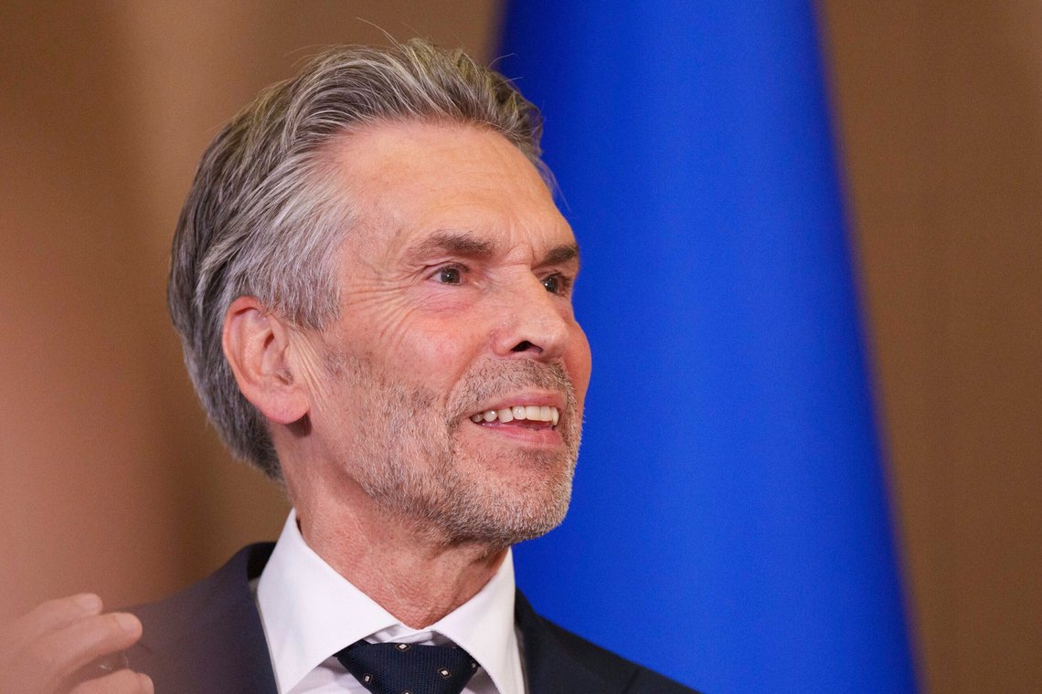Nederlands statsminister Dick Schoof varsler strengere asyl- og innvandringspolitikk. Foto: AP / NTB Nederlands statsminister Dick Schoof varsler strengere asyl- og innvandringspolitikk. Foto: AP / NTB