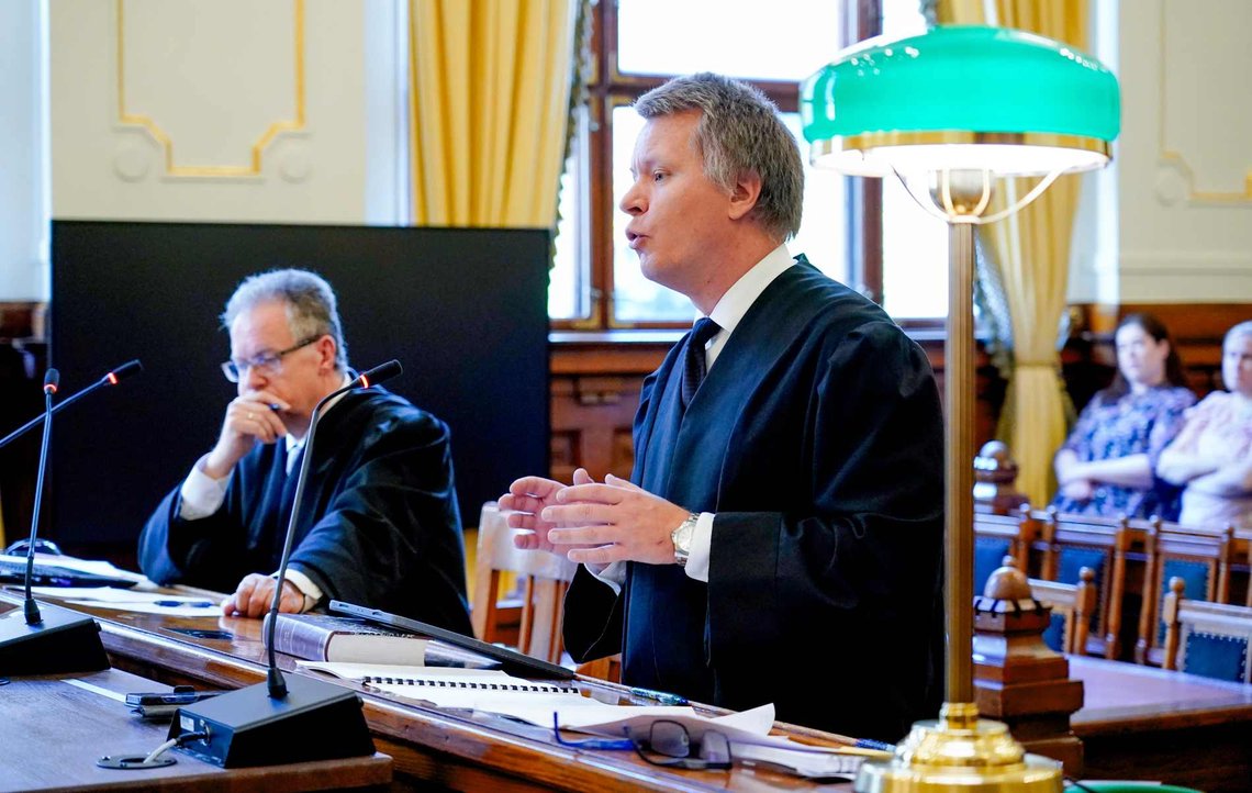 Studinens advokat Magnus Stray Vyrje (t.v.) og statsadvokatens representant, advokat Erlend Baldersheim i Høyesterett under den såkalte «fusk-saken». (Foto: Gorm Kallestad/NTB.) Studinens advokat Magnus Stray Vyrje (t.v.) og statsadvokatens representant, advokat Erlend Baldersheim i Høyesterett under den såkalte «fusk-saken». (Foto: Gorm Kallestad/NTB.)