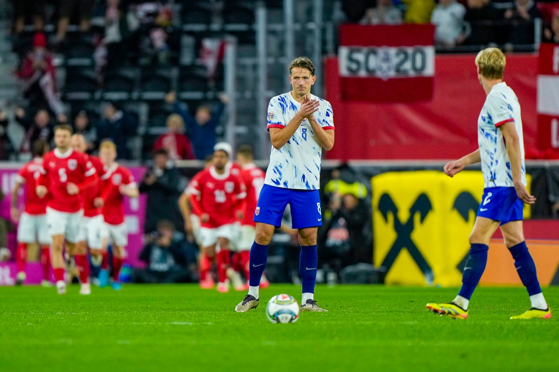 Sander Berge under fotballkampen mot Østerrike. Berge startet bra, men kampen endte med en total fiasko. Foto: Fredrik Varfjell / NTB Sander Berge under fotballkampen mot Østerrike. Berge startet bra, men kampen endte med en total fiasko. Foto: Fredrik Varfjell / NTB