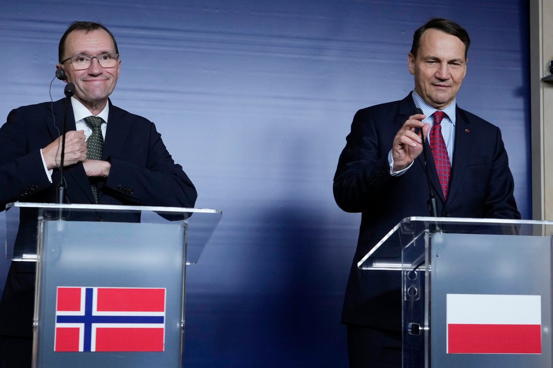 Norway 's Foreign Minister Espen Barth Eide ,left, and his Polish host, Foreign Minister Radek Sikorski ,right, addressing a news conference about security and un authorized migration issues at the Foreign Ministry in Warsaw, Poland, Wednesday, Oct. 23, 2024. (AP Photo/Czarek Sokolowski) Norway 's Foreign Minister Espen Barth Eide ,left, and his Polish host, Foreign Minister Radek Sikorski ,right, addressing a news conference about security and un authorized migration issues at the Foreign Ministry in Warsaw, Poland, Wednesday, Oct. 23, 2024. (AP Photo/Czarek Sokolowski)
