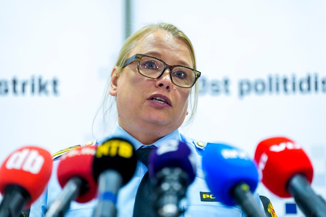 Lillestrøm 20241018.
Øst politidistrikt med påtaleleder i Øst politidistrikt, Vibeke Schøyen (bildet), leder for Felles enhet for etterretning, forebygging og etterforskning politiinspektør Thomas Stærk, og påtaleansvarlig i Lørenskogsaken, Guro Holm Hansen holder pressekonferanse i Lørenskogsaken om påtalevedtaket rettet mot Tom Hagen og status i etterforskningen.
Foto: Terje Pedersen / NTB Lillestrøm 20241018.
Øst politidistrikt med påtaleleder i Øst politidistrikt, Vibeke Schøyen (bildet), leder for Felles enhet for etterretning, forebygging og etterforskning politiinspektør Thomas Stærk, og påtaleansvarlig i Lørenskogsaken, Guro Holm Hansen holder pressekonferanse i Lørenskogsaken om påtalevedtaket rettet mot Tom Hagen og status i etterforskningen.
Foto: Terje Pedersen / NTB