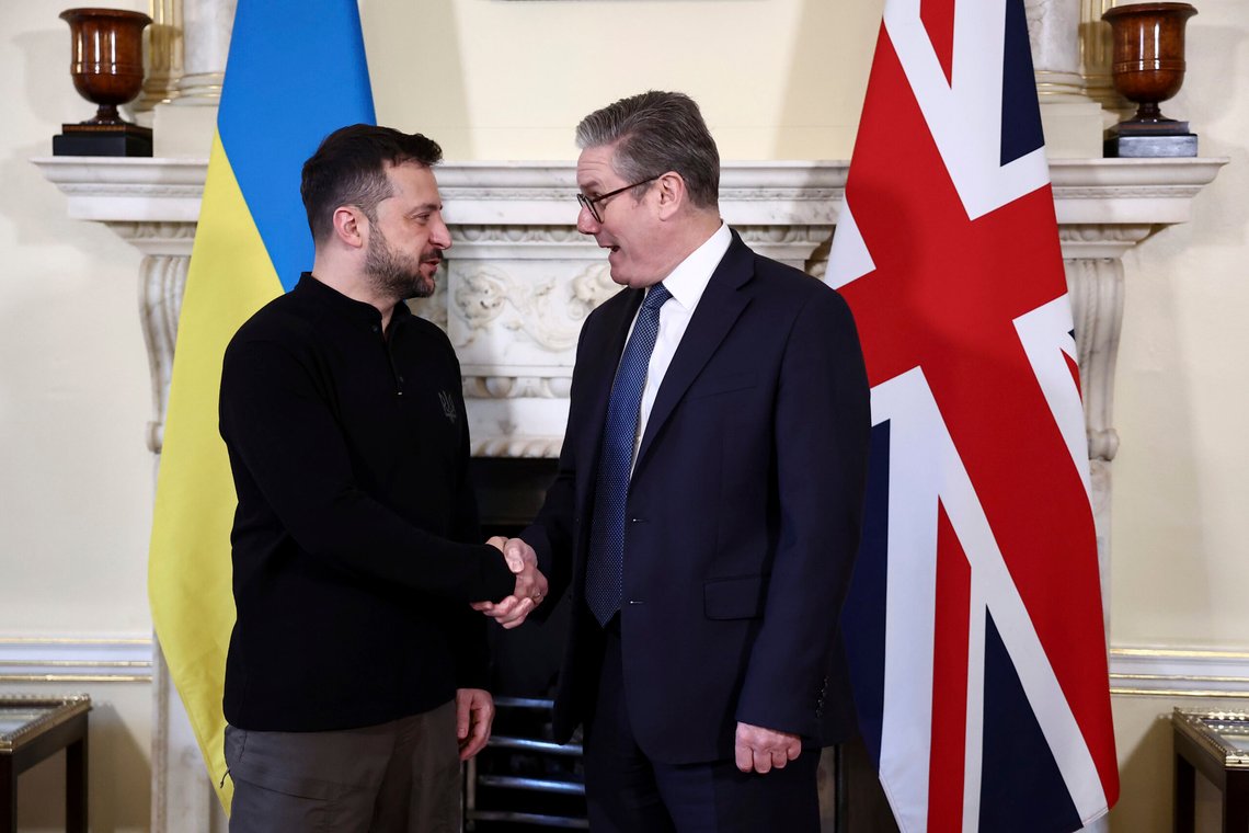 Britenes statsminister Keir Starmer gjentok sin støtte til Ukraina under besøket fra Zelenskyj. Foto: Henry Nicholls / AP / NTB Britenes statsminister Keir Starmer gjentok sin støtte til Ukraina under besøket fra Zelenskyj. Foto: Henry Nicholls / AP / NTB