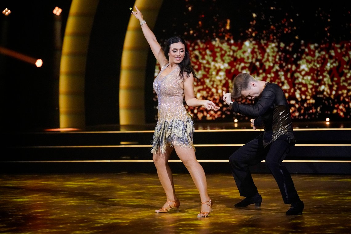 Stortingspolitiker Hadia Tajik og dansepartner Jone Snilstveit under premieren på "Skal vi danse" på TV2 i 2023. Foto: Stian Lysberg Solum / NTB Stortingspolitiker Hadia Tajik og dansepartner Jone Snilstveit under premieren på "Skal vi danse" på TV2 i 2023. Foto: Stian Lysberg Solum / NTB
