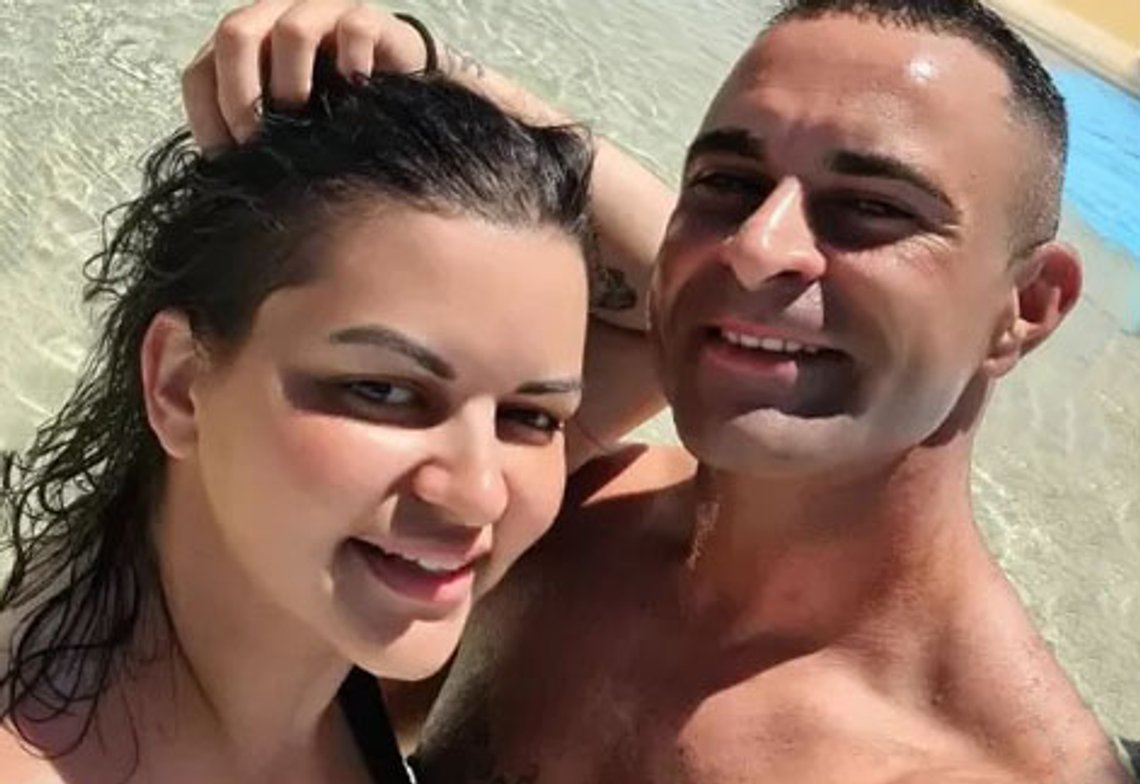 Brasilianske Fernanda Júlia og hennes mann, taxisjåføren Bruno Neto, var venner og kunder av frisøren Carlos Pina. Brasilianske Fernanda Júlia og hennes mann, taxisjåføren Bruno Neto, var venner og kunder av frisøren Carlos Pina.