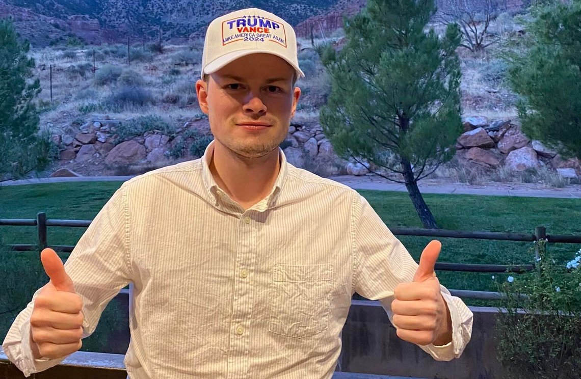 Robin Tveit i USA hvor han hjelper Trump-kampanjen. Skjermdump fra Facebook Robin Tveit i USA hvor han hjelper Trump-kampanjen. Skjermdump fra Facebook