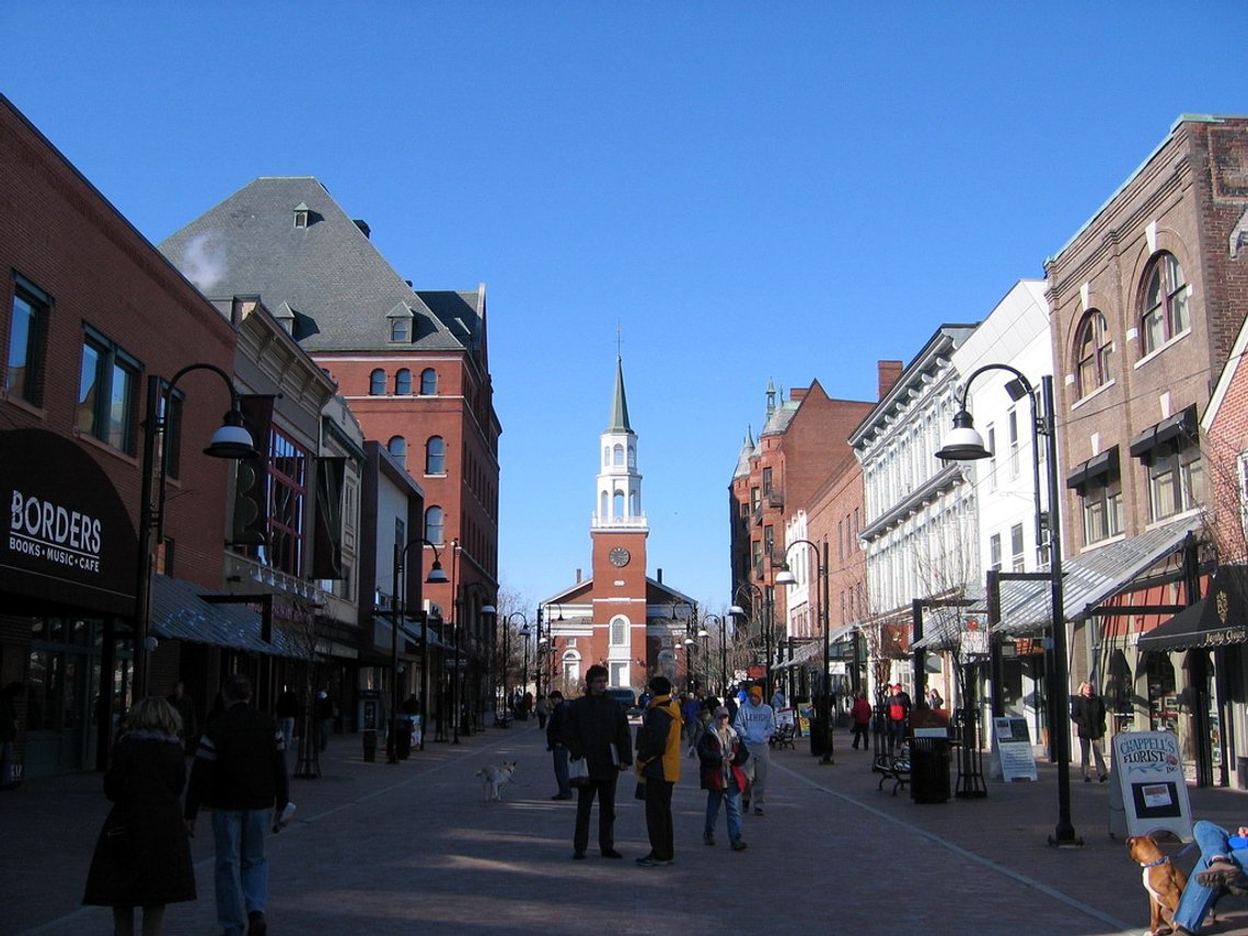 Foto: Jared and Corin – Church Street, Burlington, Vermont, CC BY-SA 2.0/ Wikimedia Foto: Jared and Corin – Church Street, Burlington, Vermont, CC BY-SA 2.0/ Wikimedia