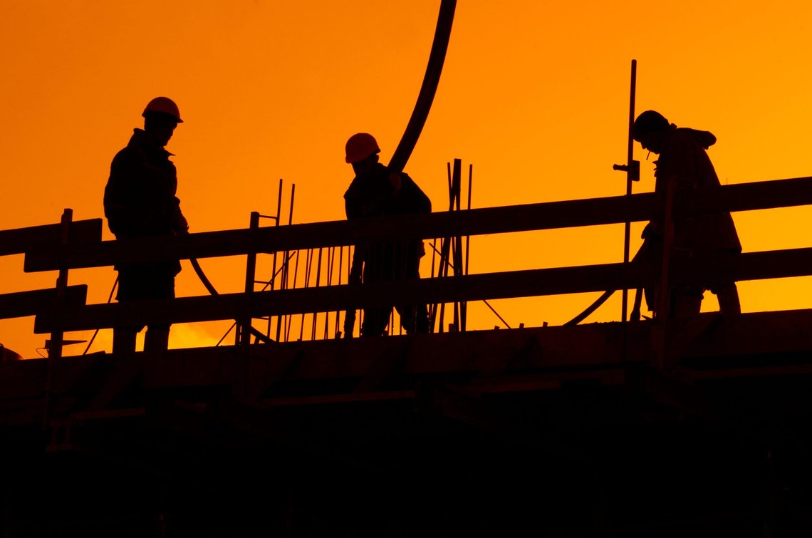 Solen senker seg over landets byggeplasser. Stadig større bedrifter rammes nå av de harde økonomiske tidene. Foto: Pixabay Solen senker seg over landets byggeplasser. Stadig større bedrifter rammes nå av de harde økonomiske tidene. Foto: Pixabay