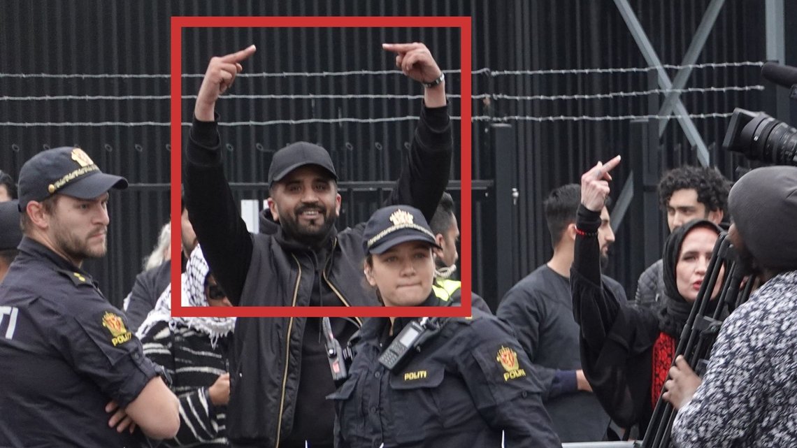 FUCK DOCUMENT: Aktivisten Mohsan Raja ble nylig bortvist og kjørt hjem av politiet, når Document tar kontakt, svarer han med ukvemsord. Foto: SIAN-demonstrasjon Haugenstua FUCK DOCUMENT: Aktivisten Mohsan Raja ble nylig bortvist og kjørt hjem av politiet, når Document tar kontakt, svarer han med ukvemsord. Foto: SIAN-demonstrasjon Haugenstua