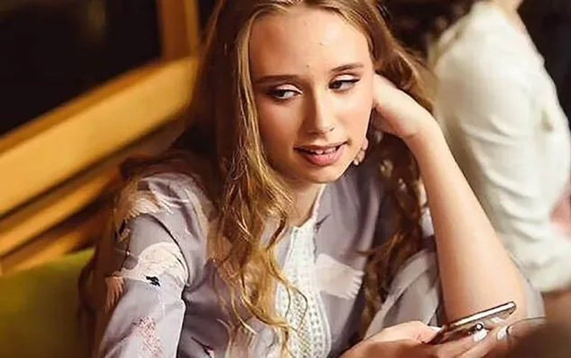 21 år gamle Elizaveta Olegovna Rudnova, kjent som Luiza Rozova, presenteres som en livlig ung dame på nettet. Foto fra Twitter/X 21 år gamle Elizaveta Olegovna Rudnova, kjent som Luiza Rozova, presenteres som en livlig ung dame på nettet. Foto fra Twitter/X