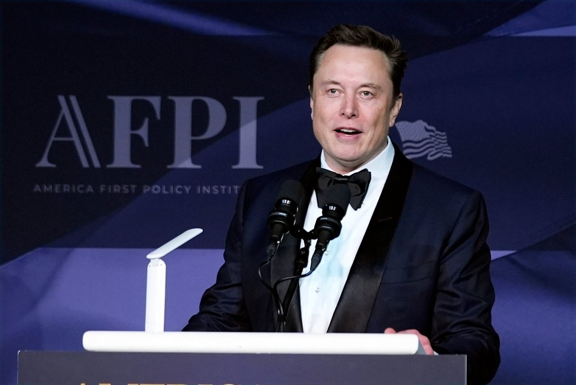 X har blitt uutholdelig for woke venstrevridde etter at Trump vant valget. Elon Musk eier plattformen. Foto: Alex Brandon / AP / NTB X har blitt uutholdelig for woke venstrevridde etter at Trump vant valget. Elon Musk eier plattformen. Foto: Alex Brandon / AP / NTB