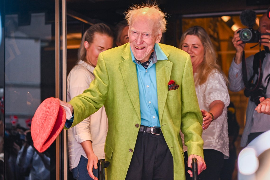 100-årsjubilant Olav Thon i fjor. Nå er han død, 101 år gammel. Foto: Martin Solhaug Standal / NTB 100-årsjubilant Olav Thon i fjor. Nå er han død, 101 år gammel. Foto: Martin Solhaug Standal / NTB