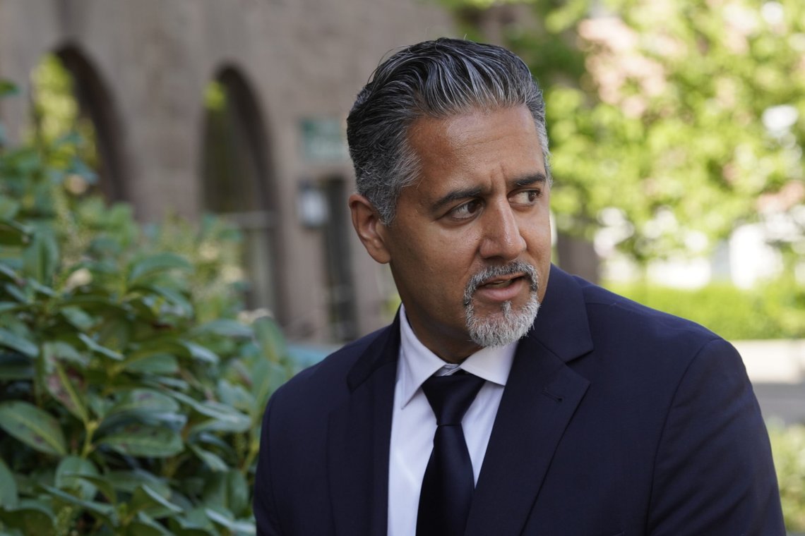Oslo 20230525.
Abid Raja på bisettelsen til Arne Strand i Frogner kirke torsdag.
Foto: Ole Berg-Rusten / NTB Oslo 20230525.
Abid Raja på bisettelsen til Arne Strand i Frogner kirke torsdag.
Foto: Ole Berg-Rusten / NTB