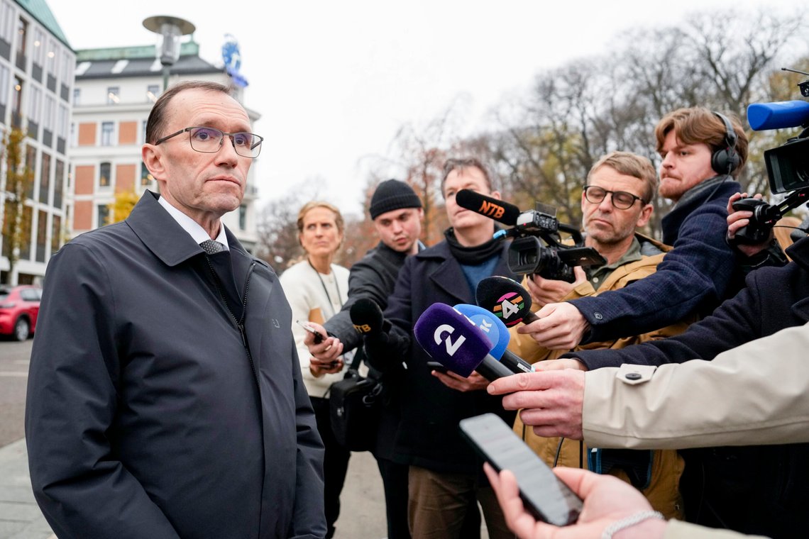Oslo 20241106.
Utenriksminister Espen Barth Eide kommenterer valget i USA utenfor UD.
Foto: Beate Oma Dahle / NTB Oslo 20241106.
Utenriksminister Espen Barth Eide kommenterer valget i USA utenfor UD.
Foto: Beate Oma Dahle / NTB