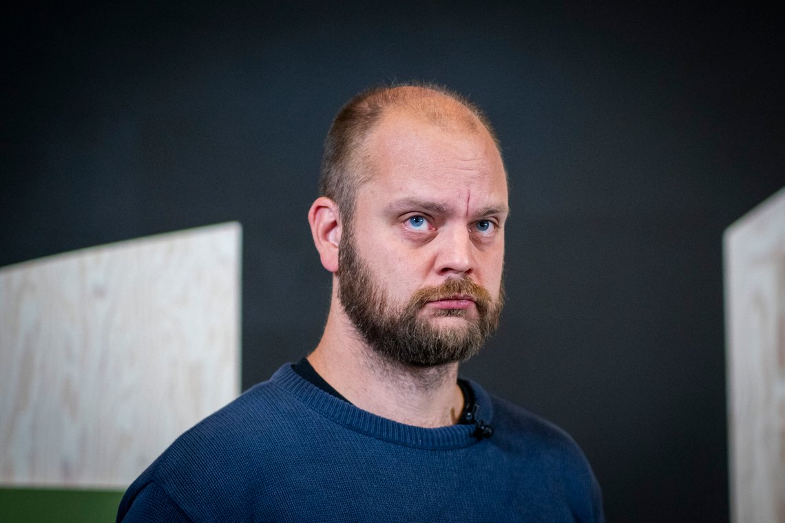 Oslo 20240927.
Leder i Rødts forberedende arbeidsprogramkomité Mimir Kristjánsson, legger frem forslag til nytt partiprogram for Rødt.
Foto: Heiko Junge / NTB Oslo 20240927.
Leder i Rødts forberedende arbeidsprogramkomité Mimir Kristjánsson, legger frem forslag til nytt partiprogram for Rødt.
Foto: Heiko Junge / NTB
