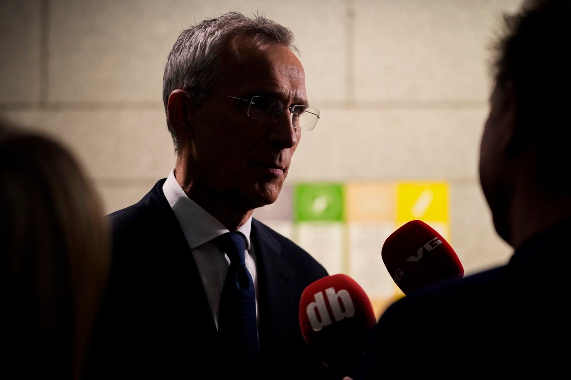 Oslo 20241106.
Jens Stoltenberg kommenterer Donald Trumps valgseier i USA etter dagsrevyen onsdag kveld kl. 19.00.
Foto: Terje Bendiksby / NTB Oslo 20241106.
Jens Stoltenberg kommenterer Donald Trumps valgseier i USA etter dagsrevyen onsdag kveld kl. 19.00.
Foto: Terje Bendiksby / NTB