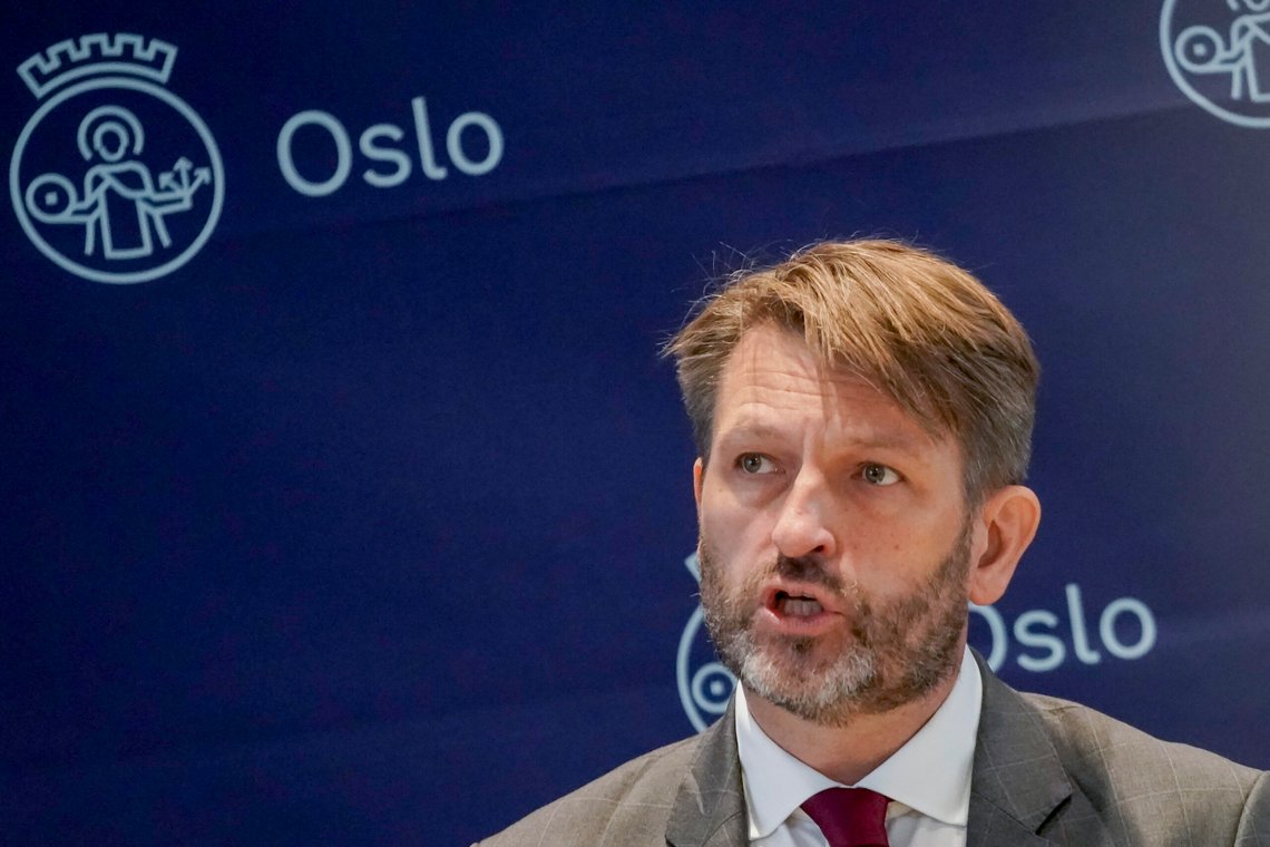Oslo 20240925.
Byrådsleder Eirik Lae Solberg holder pressekonferanse etter fremleggelse av budsjett for Oslo kommune for 2025.
Foto: Thomas Fure / NTB Oslo 20240925.
Byrådsleder Eirik Lae Solberg holder pressekonferanse etter fremleggelse av budsjett for Oslo kommune for 2025.
Foto: Thomas Fure / NTB