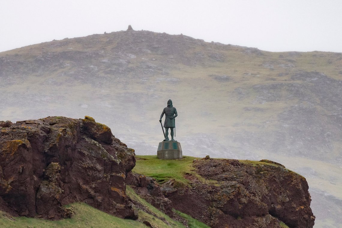 Statue of Leif 'The Lucky' Eriksson in the village of Qassiarsuk in Greenland, Saturday the 6th of July 2024. Leif Eriksson was the son of Erik the Red, who was one of the first Norsemen in Greenland. Qassiarsuk has 65 inhabitants and is located opposite Narsarsuaq on the other side of the Tunulliarfik fjord. The Royal Couple officially visits Greenland from the 29th of June to the 6th of July 2024. The visit begins in Disko Bay and the royal couple then travels with Dannebrog south along Greenland's west coast. (Photo: Ida Marie Odgaard/Ritzau Scanpix) Statue of Leif 'The Lucky' Eriksson in the village of Qassiarsuk in Greenland, Saturday the 6th of July 2024. Leif Eriksson was the son of Erik the Red, who was one of the first Norsemen in Greenland. Qassiarsuk has 65 inhabitants and is located opposite Narsarsuaq on the other side of the Tunulliarfik fjord. The Royal Couple officially visits Greenland from the 29th of June to the 6th of July 2024. The visit begins in Disko Bay and the royal couple then travels with Dannebrog south along Greenland's west coast. (Photo: Ida Marie Odgaard/Ritzau Scanpix)
