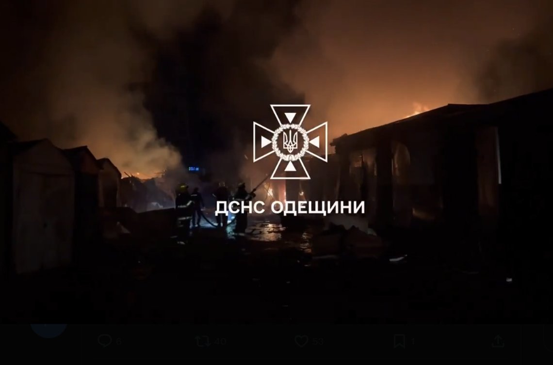 Brannmenn i aksjon i Odesa etter et russisk droneangrep. Stillbilde video/ X/ @kvistp Brannmenn i aksjon i Odesa etter et russisk droneangrep. Stillbilde video/ X/ @kvistp