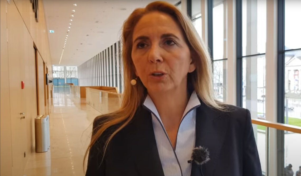 ADVARER: Politisjef Barbara Slowik går ut med en kraftig advarsel til jøder med kippa og åpent homofile om å unngå områder med arabere. Mange av dem har terrorsympatier, og uttrykker hat og tilbøyning til vold. Foto: Stillbilde fra YouTube. ADVARER: Politisjef Barbara Slowik går ut med en kraftig advarsel til jøder med kippa og åpent homofile om å unngå områder med arabere. Mange av dem har terrorsympatier, og uttrykker hat og tilbøyning til vold. Foto: Stillbilde fra YouTube.