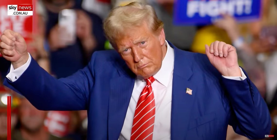 Trump er uhøytidelig og folk liker det. Republikaneren Austin Rasmussen sa til Document at det er en av de tingene som har talt til Trumps favør i valgkampen: Han var mer menneskelig og mer på du-planet. Trump er uhøytidelig og folk liker det. Republikaneren Austin Rasmussen sa til Document at det er en av de tingene som har talt til Trumps favør i valgkampen: Han var mer menneskelig og mer på du-planet.