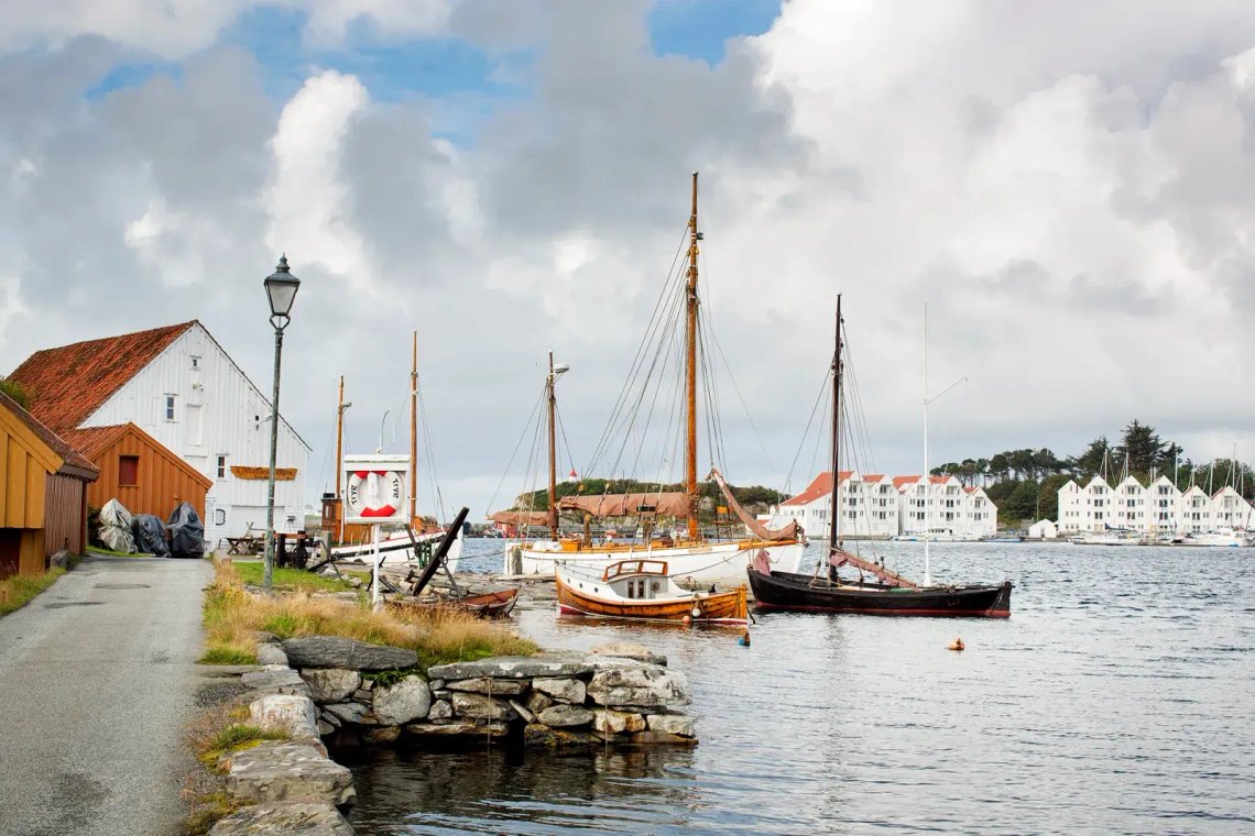 Tananger utenfor Stavanger ser idyllisk ut, men se opp for macheter. Foto: Sola kommune Tananger utenfor Stavanger ser idyllisk ut, men se opp for macheter. Foto: Sola kommune