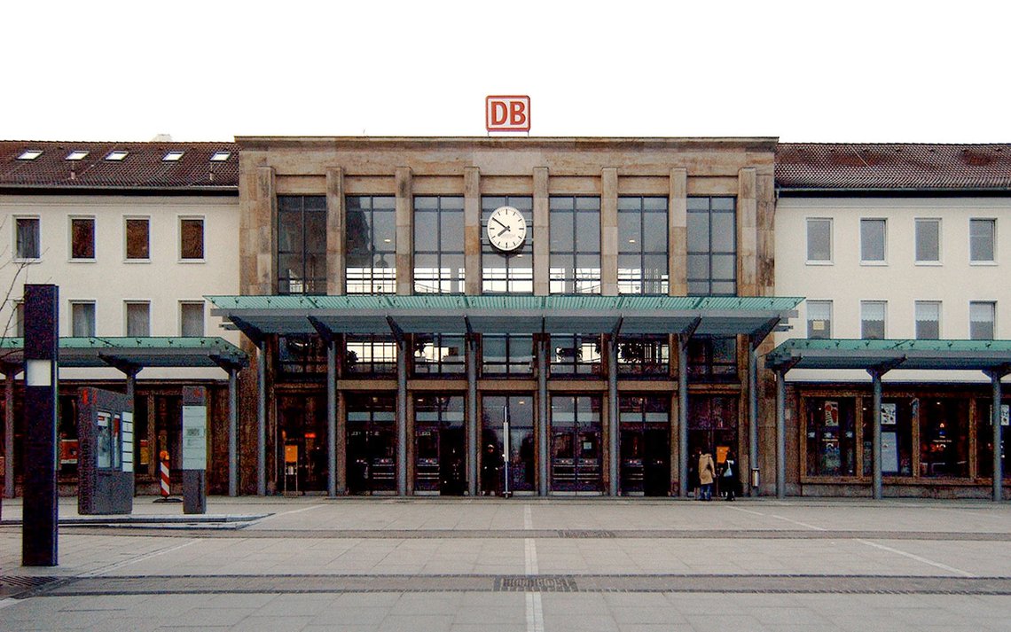 Her, i en en rulletrapp på Kaiserslautern jernbanestasjon, var det at eritreeren møtte sin banekvinne. Foto: dealerofsalvation CC BY-SA 2.5 Her, i en en rulletrapp på Kaiserslautern jernbanestasjon, var det at eritreeren møtte sin banekvinne. Foto: dealerofsalvation CC BY-SA 2.5