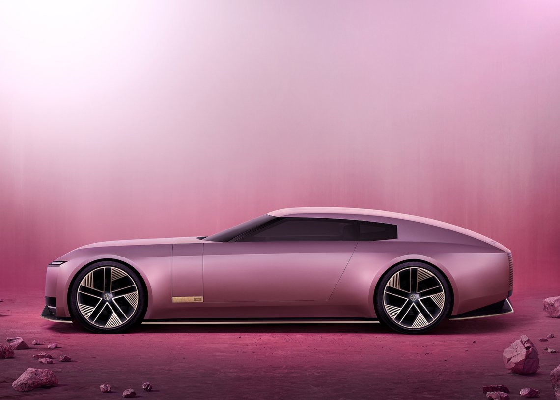 Jaguar Type 00 Miami Pink er den nye satsingen til den britiske bilprodusenten. Ikke alle er begeistret. Foto: Jaguar Jaguar Type 00 Miami Pink er den nye satsingen til den britiske bilprodusenten. Ikke alle er begeistret. Foto: Jaguar