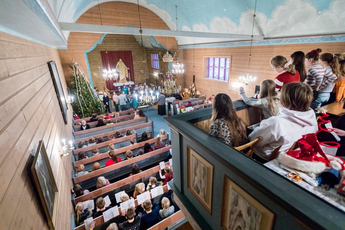 Skolegudstjeneste i Leinstrand kirke.
Foto: Gorm Kallestad / NTB Skolegudstjeneste i Leinstrand kirke.
Foto: Gorm Kallestad / NTB