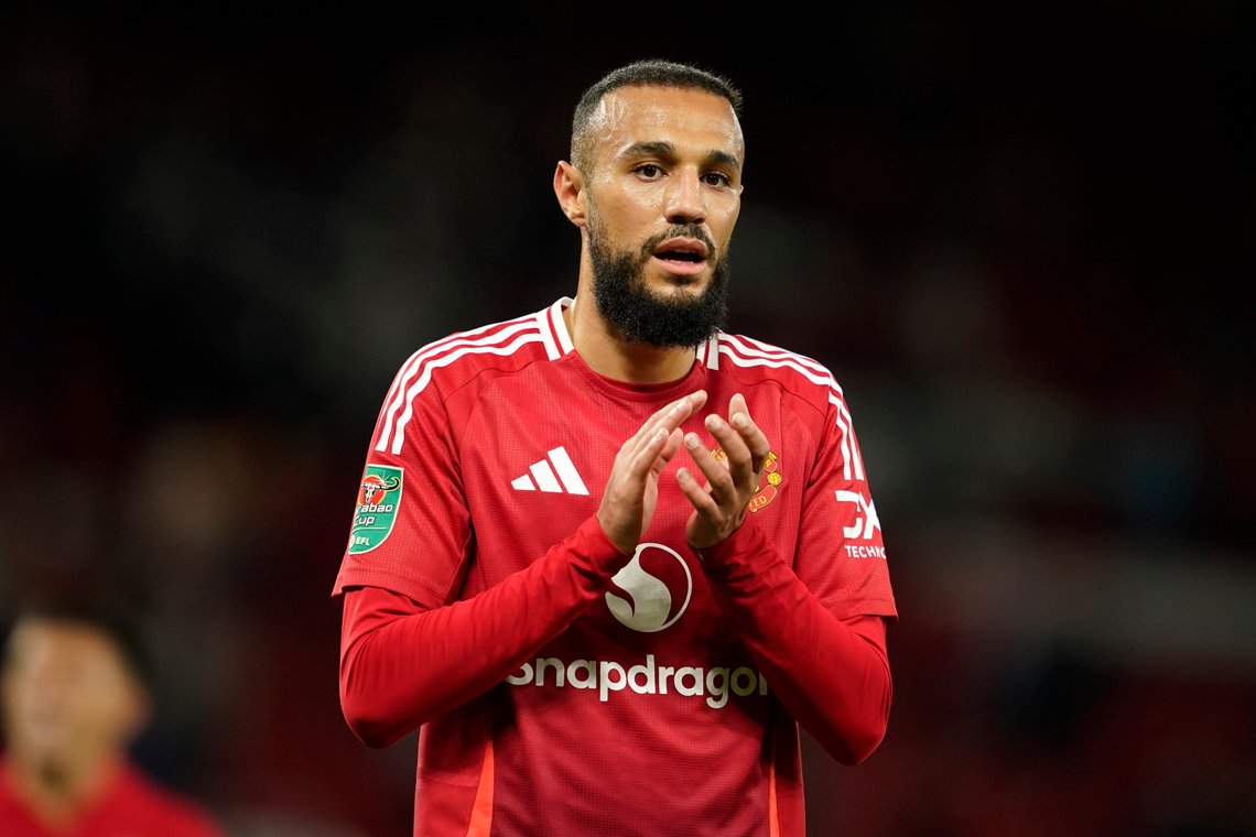 Manchester Uniteds Noussair Mazraoui nektet å iføre seg regnbuefarger i helgens kamp. Foto: AP /Dave Thompson/ NTB Manchester Uniteds Noussair Mazraoui nektet å iføre seg regnbuefarger i helgens kamp. Foto: AP /Dave Thompson/ NTB