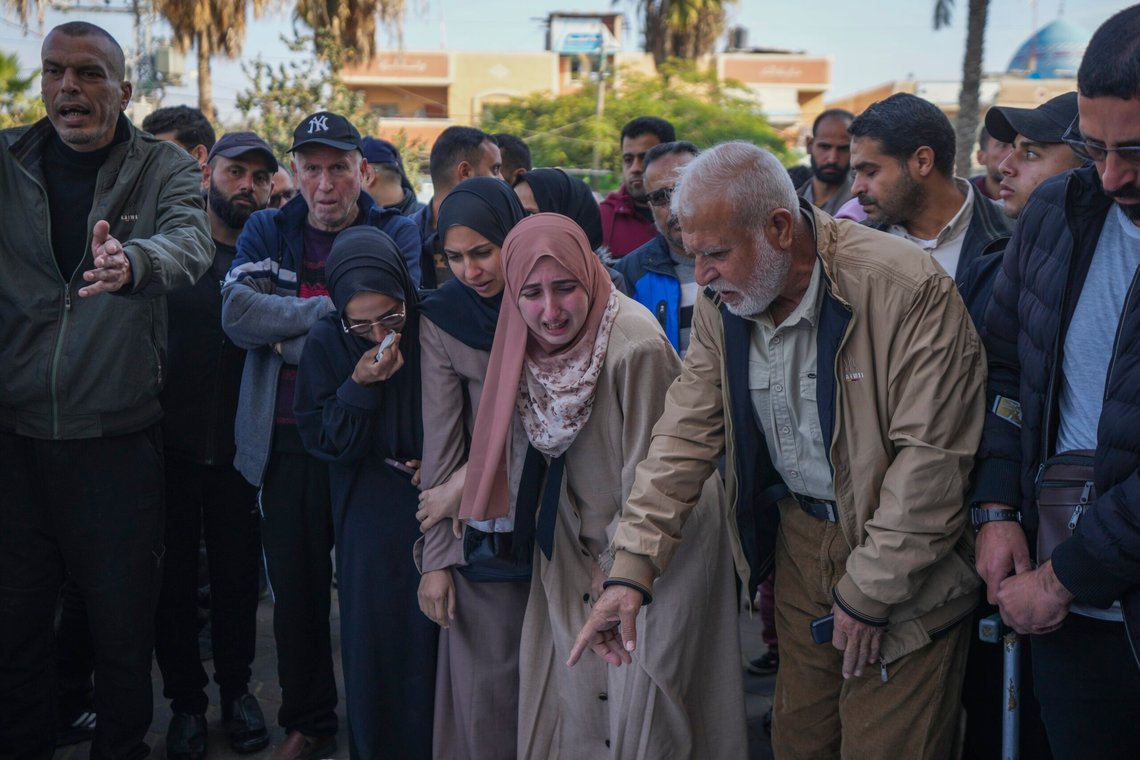 Palestinere sørger, men en ny rapport hevder at helsedepartementet i Gaza forfalsker dødstallene. Foto: Abdel Kareem Hana / AP / NTB Palestinere sørger, men en ny rapport hevder at helsedepartementet i Gaza forfalsker dødstallene. Foto: Abdel Kareem Hana / AP / NTB