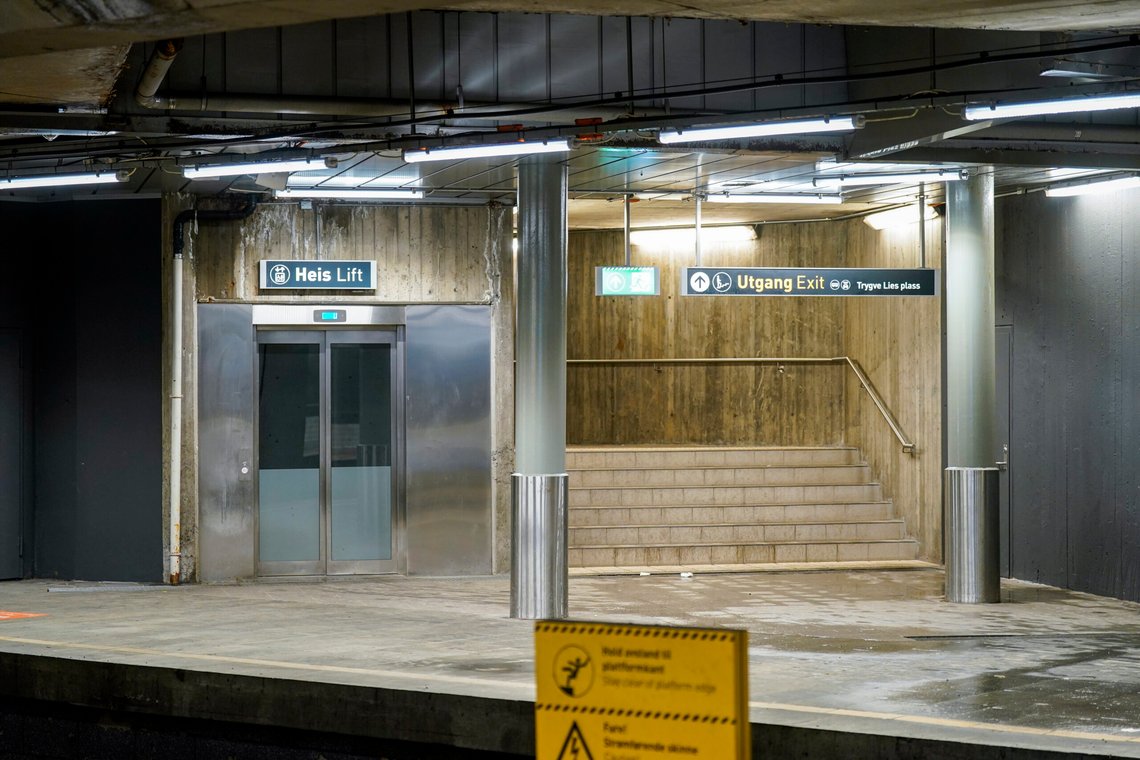 Knivstikkingen skal ha skjedd i området rundt Furuset T-bane stasjon.
Foto: Lise Åserud / NTB Knivstikkingen skal ha skjedd i området rundt Furuset T-bane stasjon.
Foto: Lise Åserud / NTB
