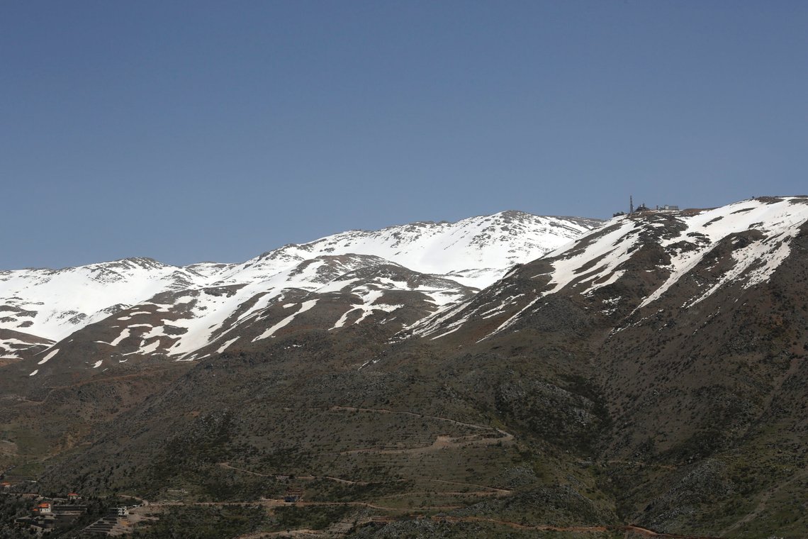 Mount Hermon på Golanhøydene, en viktig strategisk posisjon som Israel nå har tatt kontrollen over. Foto: AP /Hussein Malla/ NTB Mount Hermon på Golanhøydene, en viktig strategisk posisjon som Israel nå har tatt kontrollen over. Foto: AP /Hussein Malla/ NTB