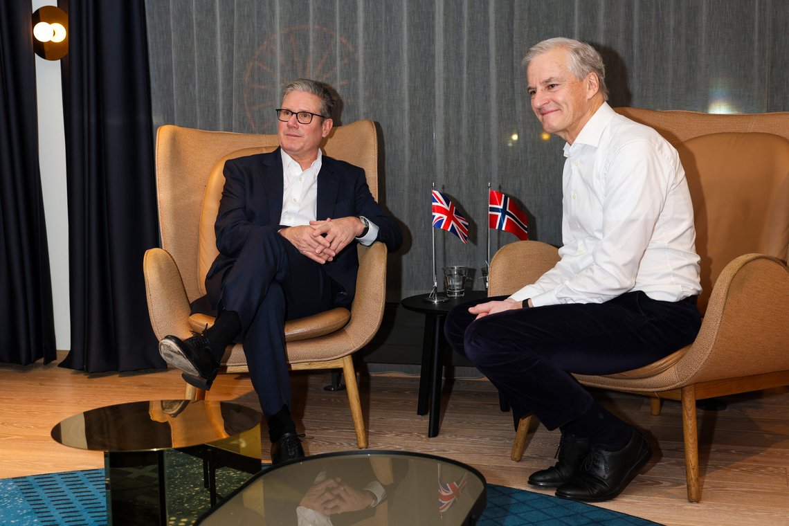 Bergen 20241216.
Den britiske statsministeren Keir Starmer besøker Bergen sammen med statsminister Jonas Gahr Støre, for å diskutere klima, energi og forsvarssamarbeid.
Foto: Silje Katrine Robinson / NTB Bergen 20241216.
Den britiske statsministeren Keir Starmer besøker Bergen sammen med statsminister Jonas Gahr Støre, for å diskutere klima, energi og forsvarssamarbeid.
Foto: Silje Katrine Robinson / NTB